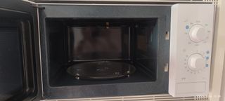 Horno Microondas Samsung GE711K 20L