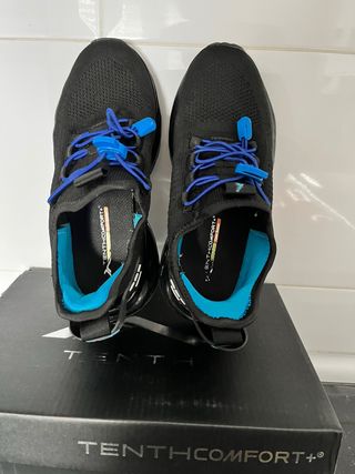 Zapatillas casual niño Tenth negras y azules.