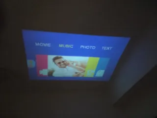 Mini proyector blanco