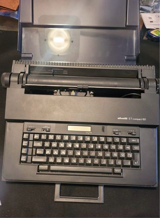 Máquina de Escribir Eléctrica Olivetti ET Compact