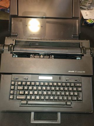 Máquina de Escribir Eléctrica Olivetti ET Compact