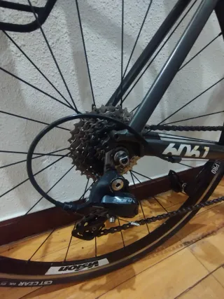 Bici de carretera Btwin Negra