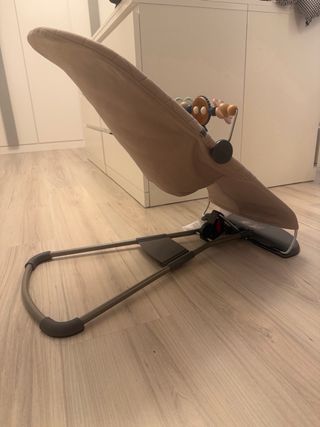 Hamaca BabyBjörn Bliss color gris arena