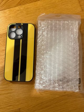 Funda iPhone 16 Pro Rayas Amarillas/Negras