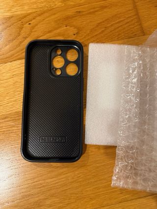 Funda iPhone 16 Pro Rayas Amarillas/Negras
