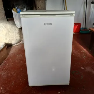 Frigorífico pequeño ECRON 1FV-85A+ con congelador