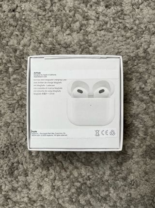 Airpods 3ª Gen. Estuche y Auriculares