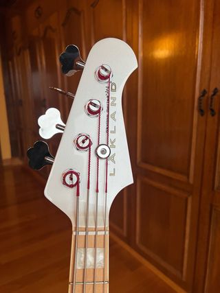 Bajo Eléctrico Lakland Skyline 44-60 Blanco