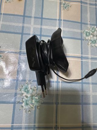 Nokia 7280 con funda y cargador original