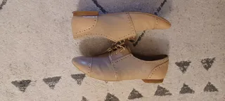 Zapatos de cordones beige mujer