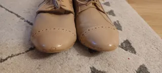 Zapatos de cordones beige mujer