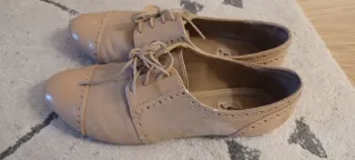 Zapatos de cordones beige mujer