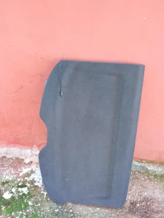 Tapa de maletero gris