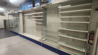 Vitrina expositora con puertas deslizantes