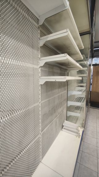 Vitrina expositora con puertas deslizantes