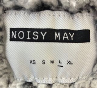 Chaqueta polar con capucha