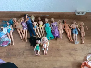 Lote Muñecas Barbie y Ken