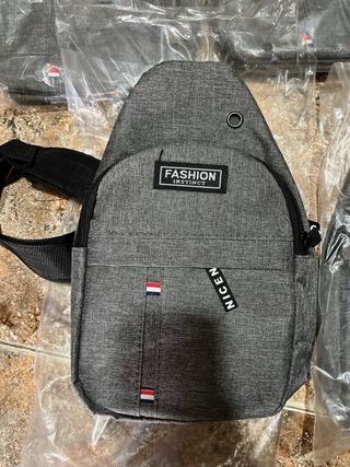 Bandolera hombre gris