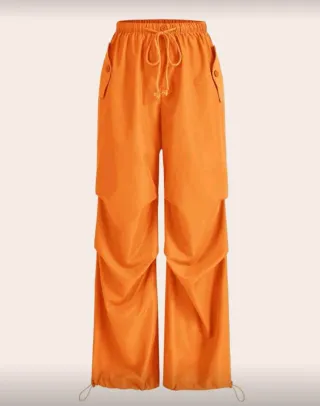 Pantalones cargo naranja holgados