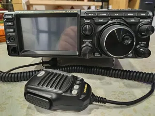 Emisora Yaesu FT-710 HF/50MHz Transceptor