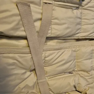 Piumino lungo beige con cappuccio