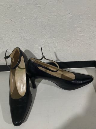 Zapatos slingback beige Martinez Valero