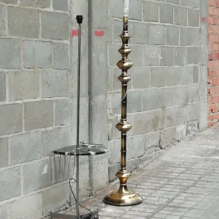 Lámpara de pie estilo años 50