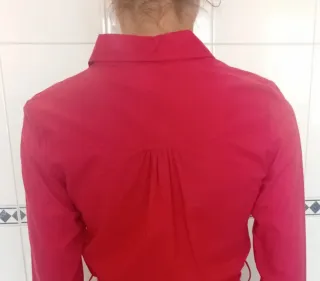 Camisa roja con cinturón Talla S