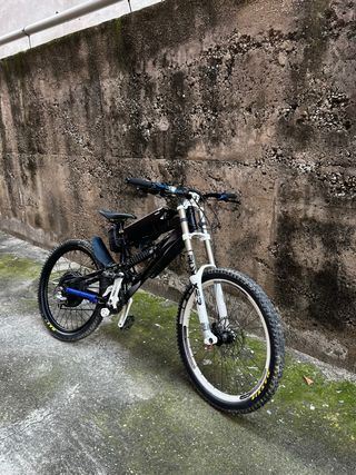 BICICLETA DESCENSO ELÉCTRICA