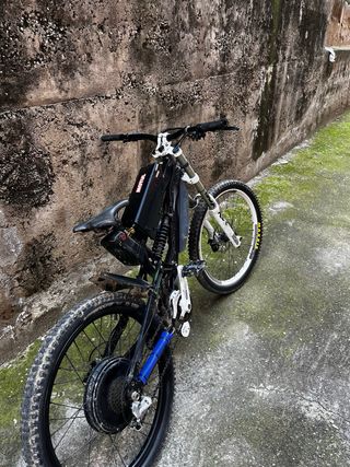 BICICLETA DESCENSO ELÉCTRICA