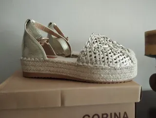 Zapatillas esparto doradas y beige