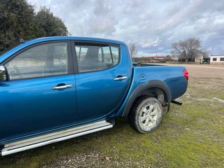 Mitsubishi l200 pik up