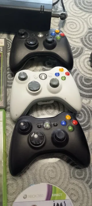 Xbox 360 con Kinect y juegos