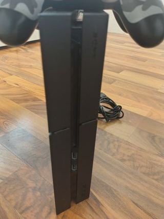 PS4 (PlayStation 4) + 2 mandos en perfecto estado