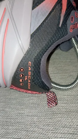 Brooks Cascadia 16 GTX Goretex Talla 39