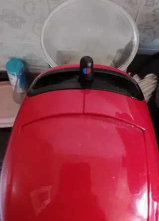 Cafetera Dolce Gusto Roja