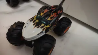 3 Monster Trucks Grandes - 3 a 10€ c/u