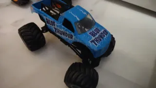 3 Monster Trucks Grandes - 3 a 10€ c/u