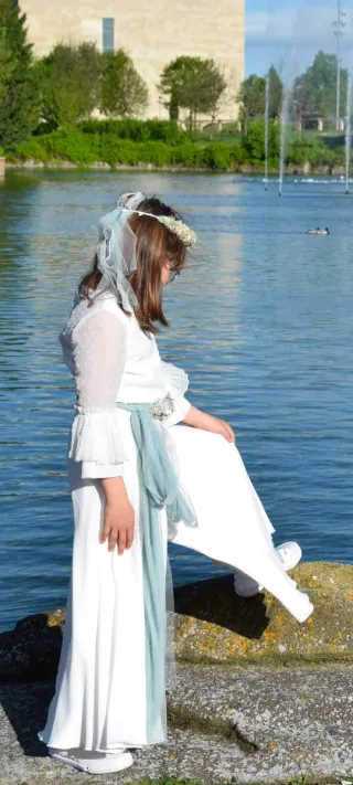 Vestido de Comunión Blanco con Detalles