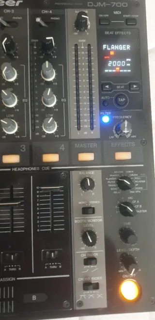 Mesa Mezclas Pioneer DJM-700 Negra