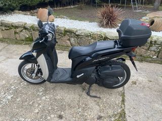 Yamaha Xenter 125 Scooter Negra