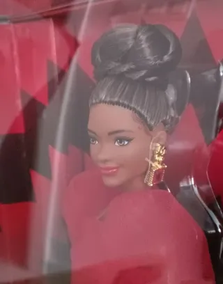 Barbie Morena Edición  Colección 80º aniversario