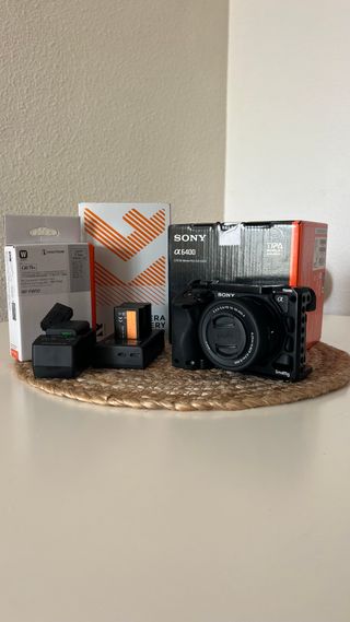 Cámara Sony a6400 + Lente Kit + Accesorios