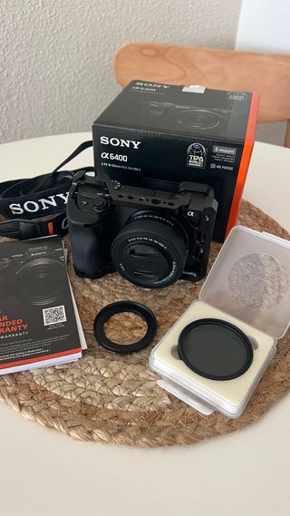 Cámara Sony a6400 + Lente Kit + Accesorios