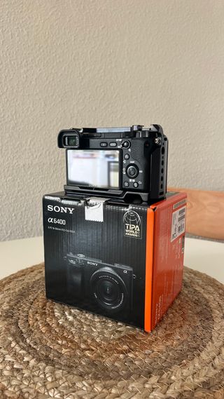 Cámara Sony a6400 + Lente Kit + Accesorios