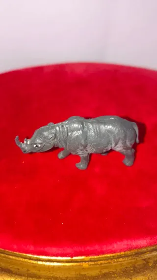 FIGURAS de GOMA "JECSAN"  Serie " FIERAS "