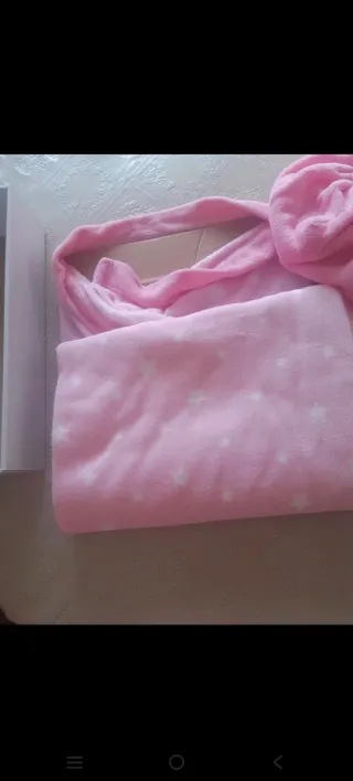 Juego de cuna rosa con estrellas