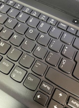 Portátil Lenovo T14S G2 i5 11a 8Gb RAM, 14"