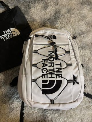 Mochila The North Face Blanca y Negra