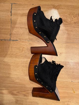 Botines Zuecos Plataforma Madera Negros